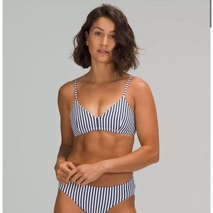 NEW! Lululemon seersucker swim top MED
